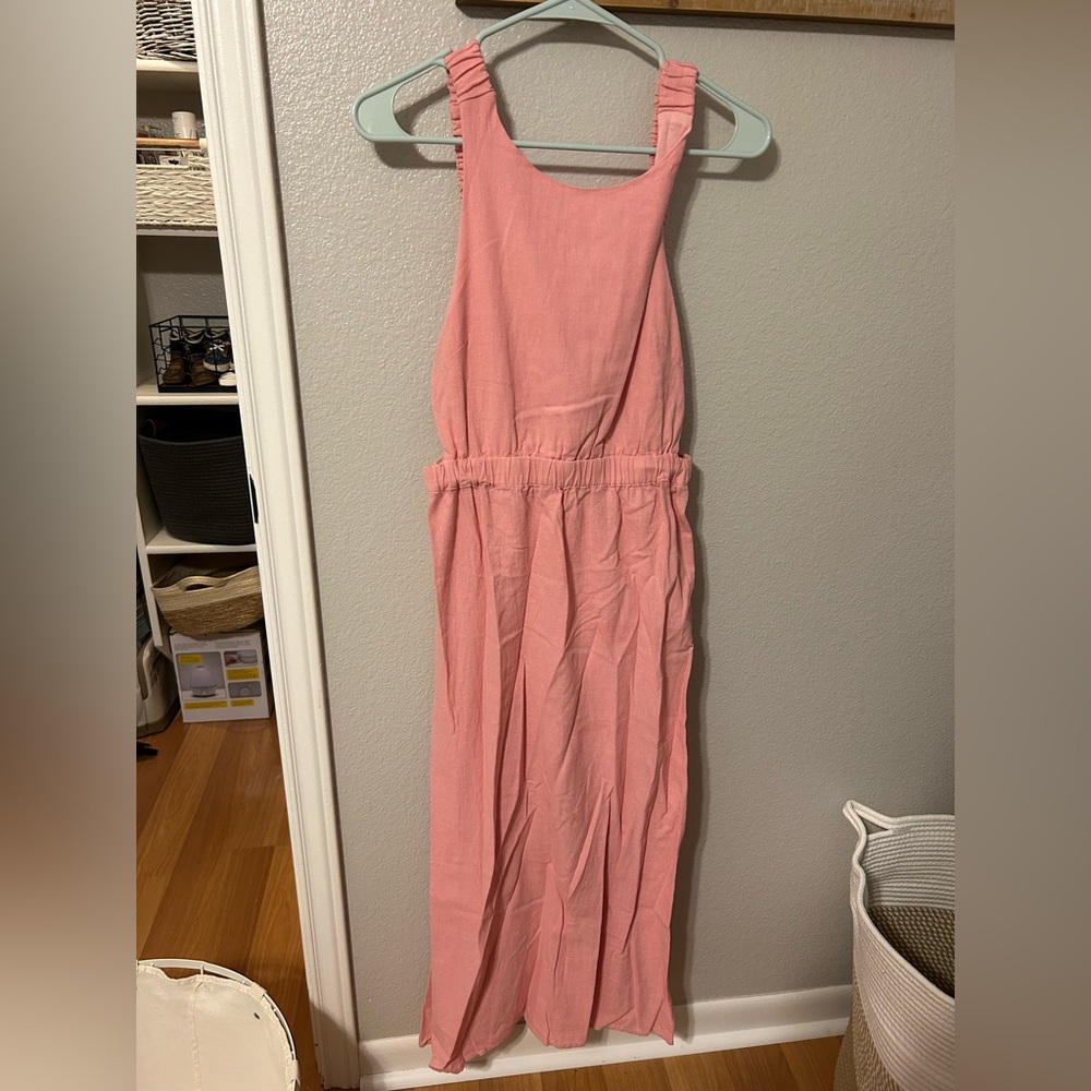 Maxi dress with open back